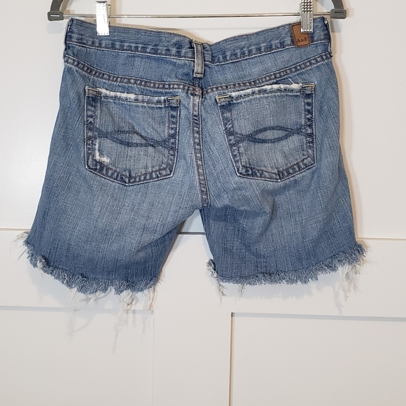 Abercrombie & Fitch Denim Blue Jeans Shorts Cut Off's Size 2 Mid-rise Di… - Picture 2 of 12